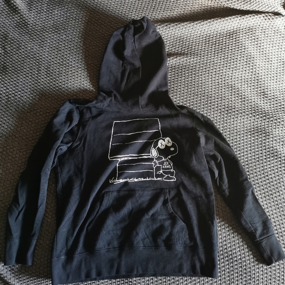 Kaws x Peanuts Uniqlo hoodie